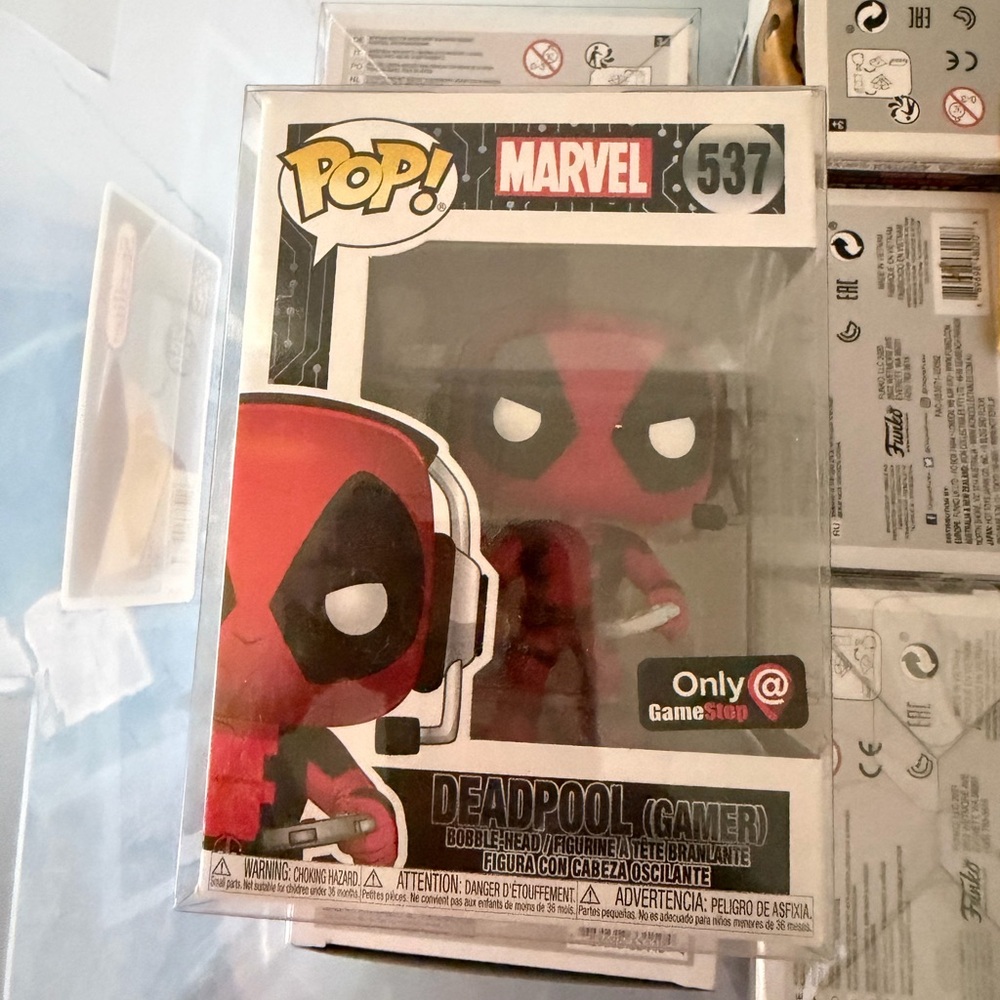 Funko Pop! Marvel Deadpool (Gamer) #537 - Red
